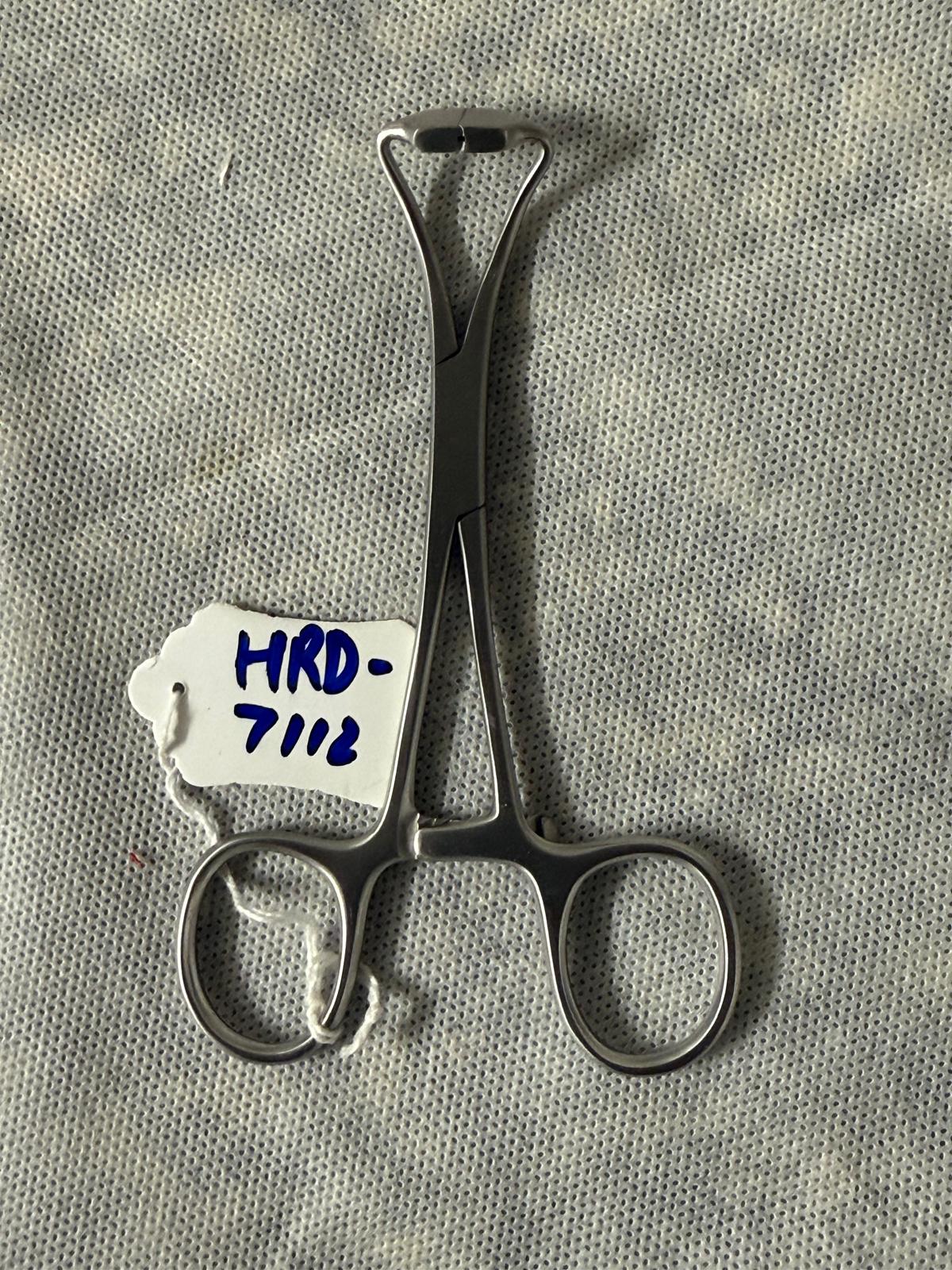 Lorna (Edna) Non-Perforating Towel Clamp, Stainless Steel Surgical Instrument | HARDSTEEL INSTRUMENTS